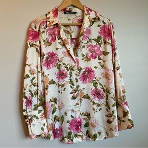 Zara. Floral blouse. Button-up. Medium.